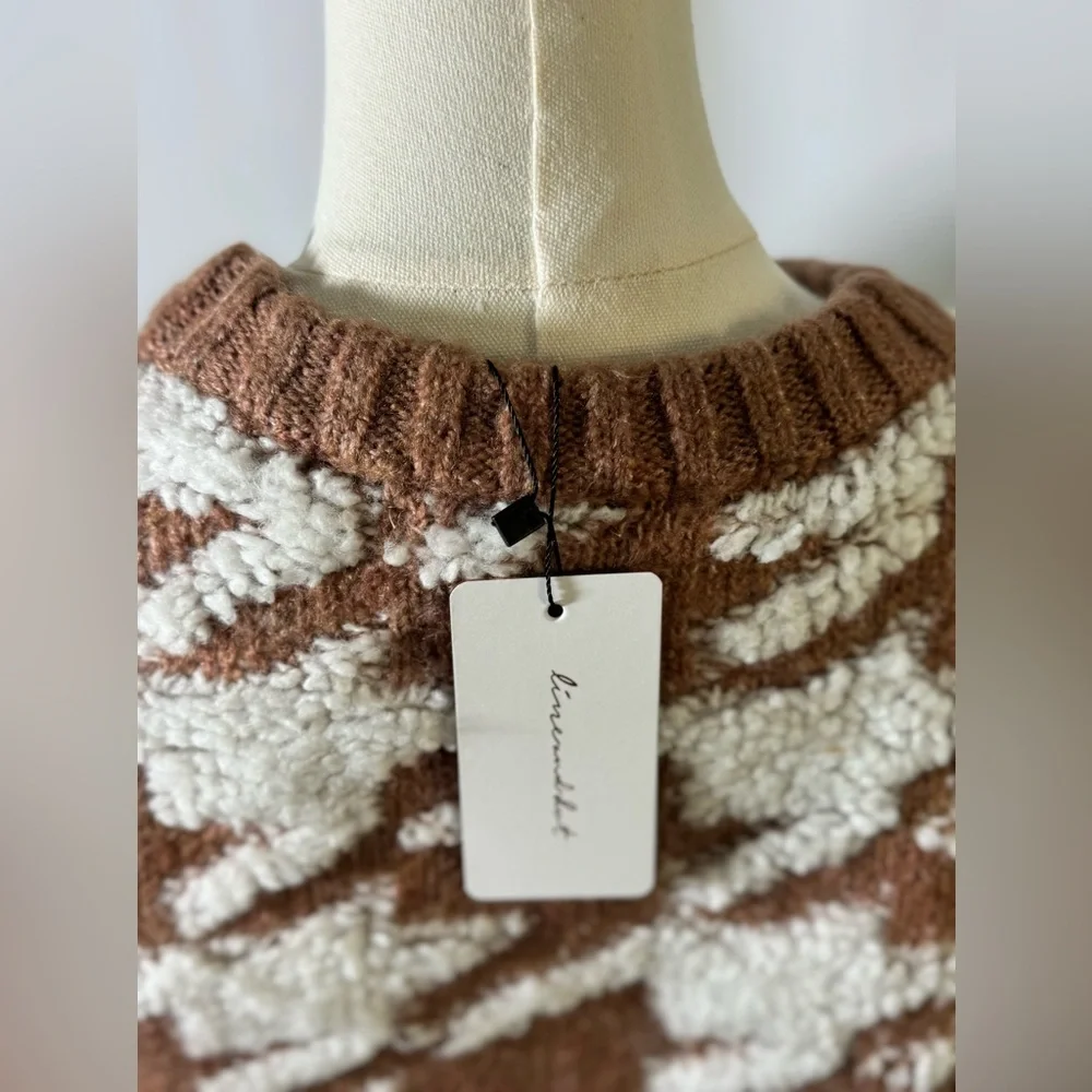 NWT Line & Dot Women's Houndstooth Plush Brown
Crewneck Sweater Revolve - Picture 7 of 15